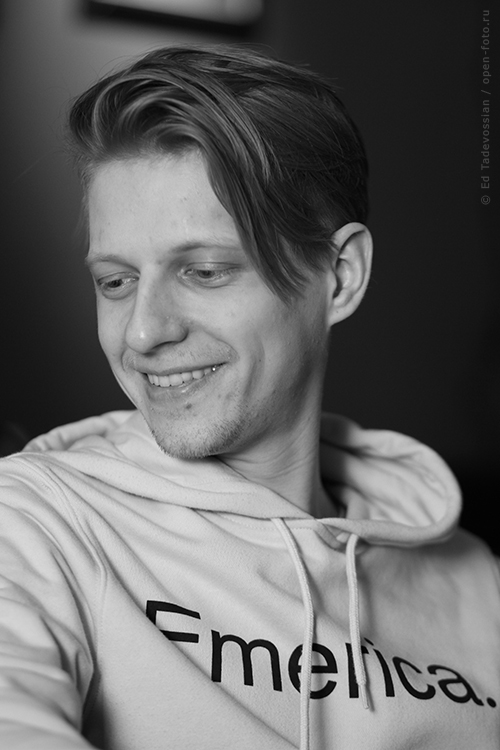 Александр Гришаенков на мастер-классе фотошколы OPEN FOTO по селфи. Автор фото - Эдуард Тадевосян