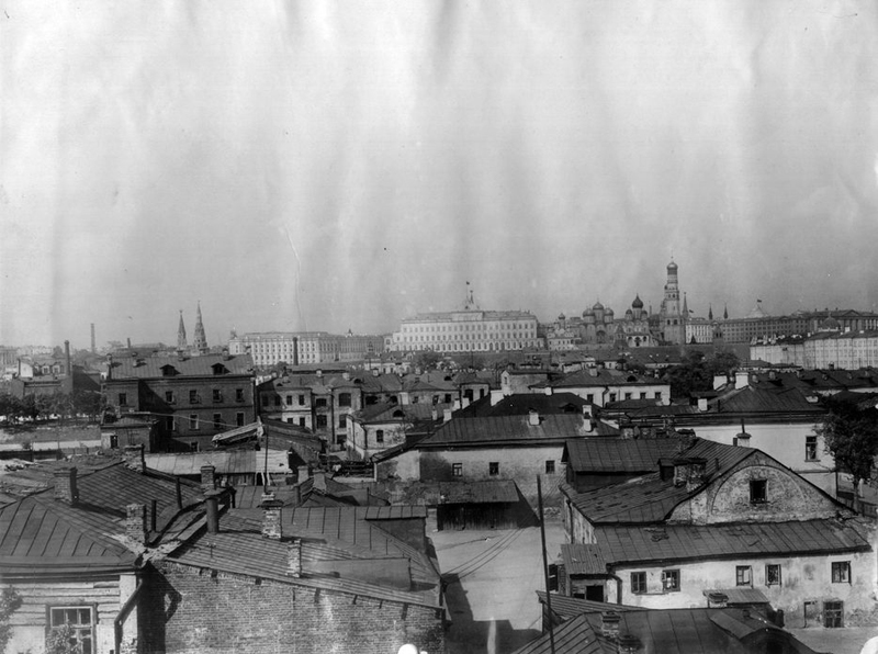Вид на Кремль с крыши Третьяковской галереи. Фото 1930-1940 гг. из архива ЦИГИ
