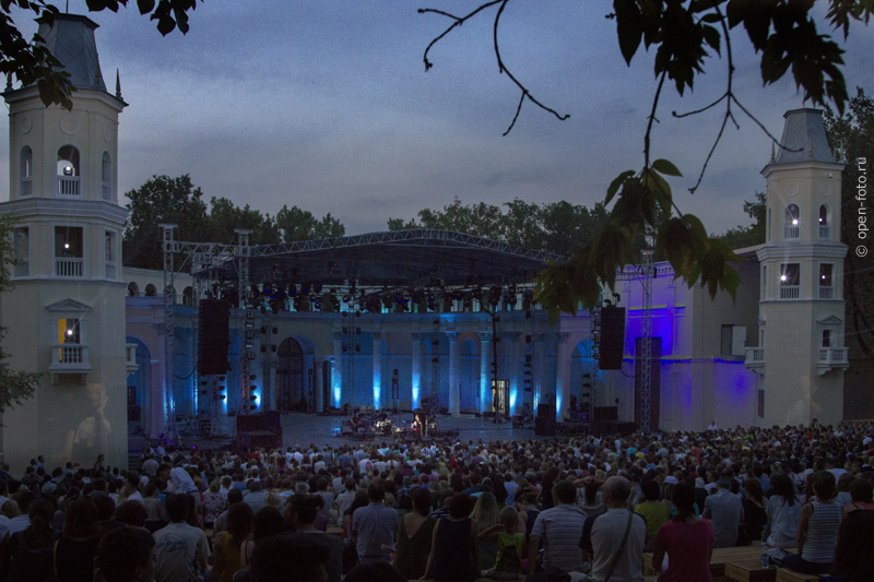 «Зеленый театр» ВДНХ во время концерта Нино Катамадзе. Фото Евгения Колкова