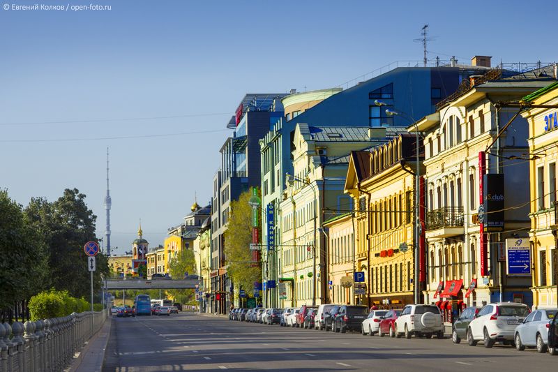 Цветной бульвар. Фотограф - Евгений Колков