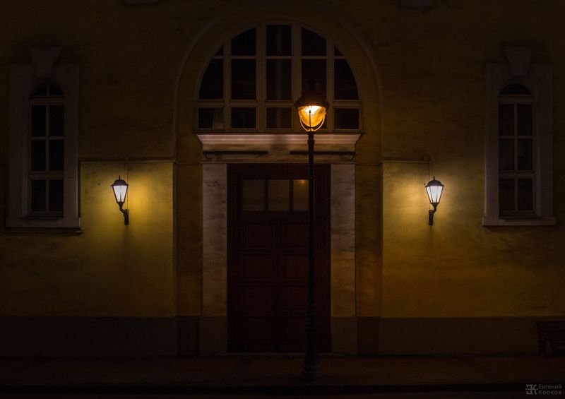 Ночная съемка в городе. Фото: Евгений Колков