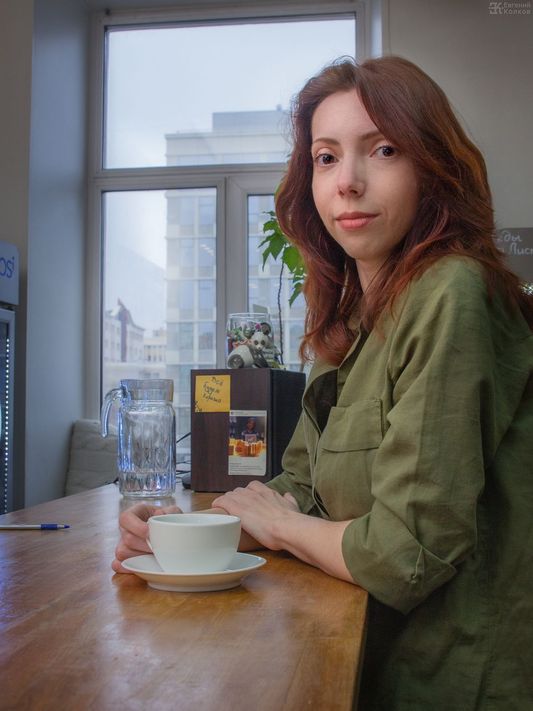 Портретная съемка в кафе. Фото: Евгений Колков