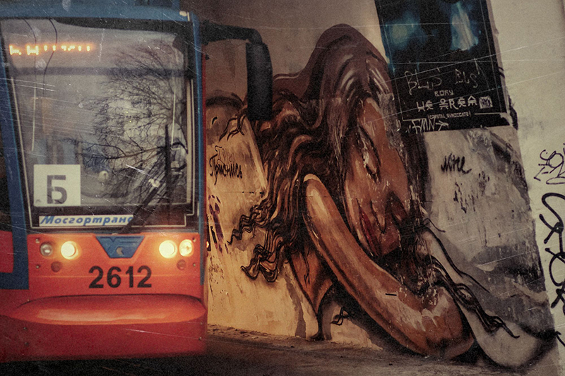 В поисках контрастов. Фотопрогулка OPEN FOTO в ARTPLAY. Фото: Юлия Комаева В поисках контрастов. Фотопрогулка OPEN FOTO в ARTPLAY. Фото: Юлия Комаева