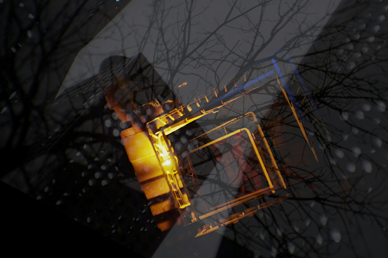 В поисках контрастов. Фотопрогулка OPEN FOTO в ARTPLAY. Фото: Николай Коротков В поисках контрастов. Фотопрогулка OPEN FOTO в ARTPLAY. Фото: Николай Коротков