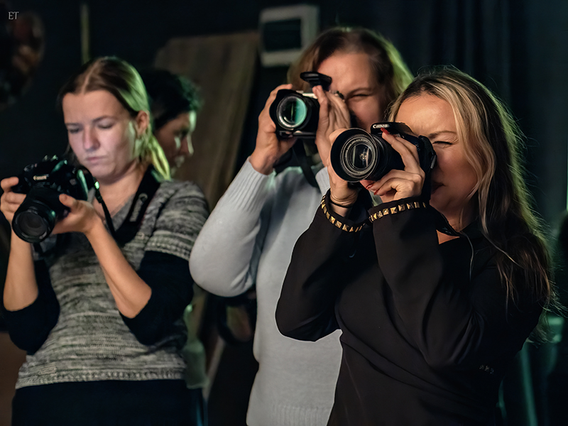 На занятии Школы фотографии OPEN FOTO. Фото: Елена Тестова